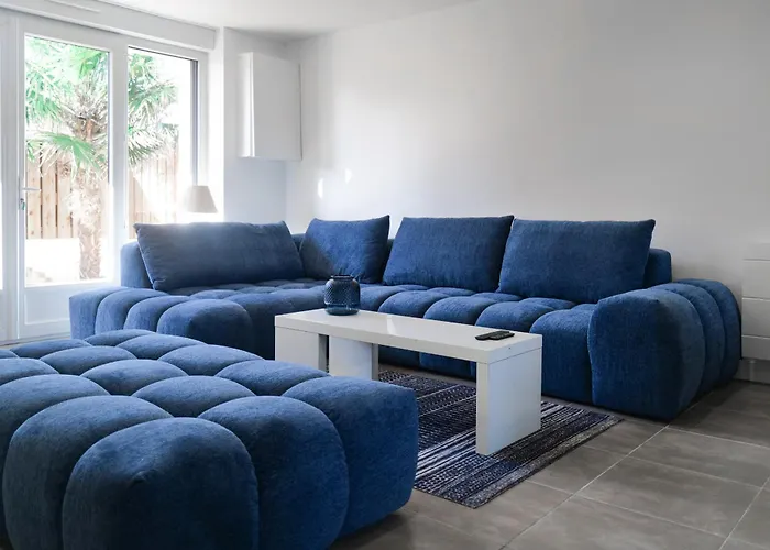 Dom wakacyjny Tres Jolie Maison - Piscine & Jacuzzi - - 9 Personnes