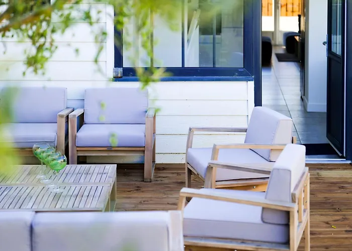 Dom wakacyjny Tres Jolie Maison - Piscine & Jacuzzi - - 9 Personnes