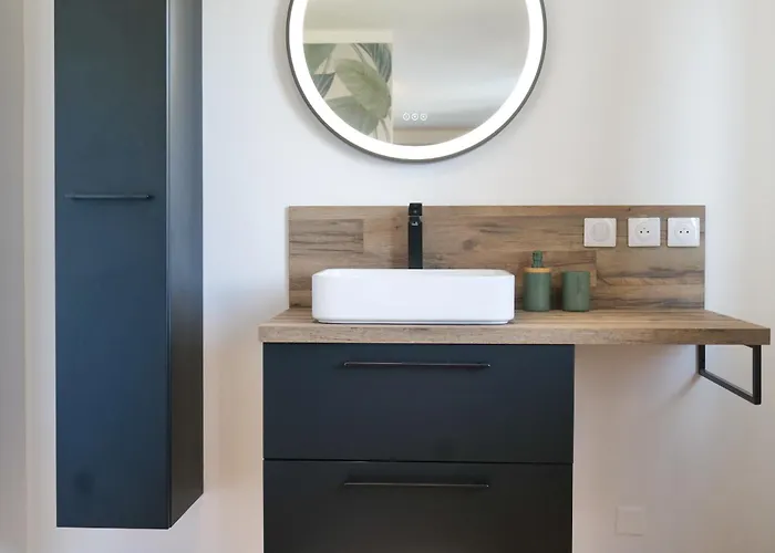 Tres Jolie Maison - Piscine & Jacuzzi - - 9 Personnes Les Sables-dʼOlonne