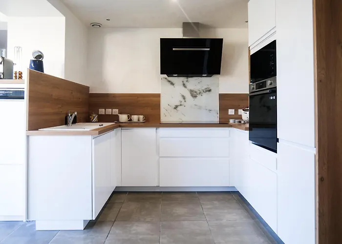 Dom wakacyjny Tres Jolie Maison - Piscine & Jacuzzi - - 9 Personnes Les Sables-dʼOlonne