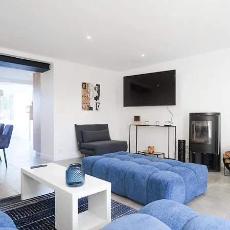 Tres Jolie Maison - Piscine & Jacuzzi - - 9 Personnes Holiday home
