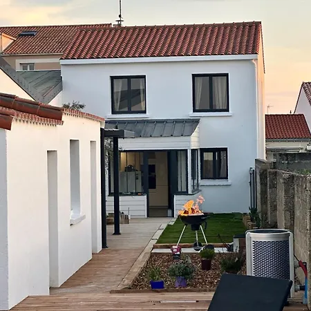 Très Jolie Maison - Piscine&jacuzzi - - 9 Personnes Hébergement de vacances